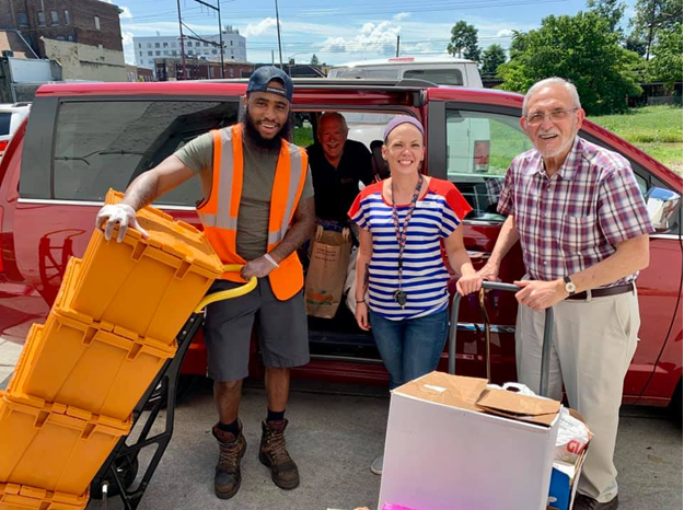 Volunteering at a Food Bank Near You: How It Helps the Charity (and You!)