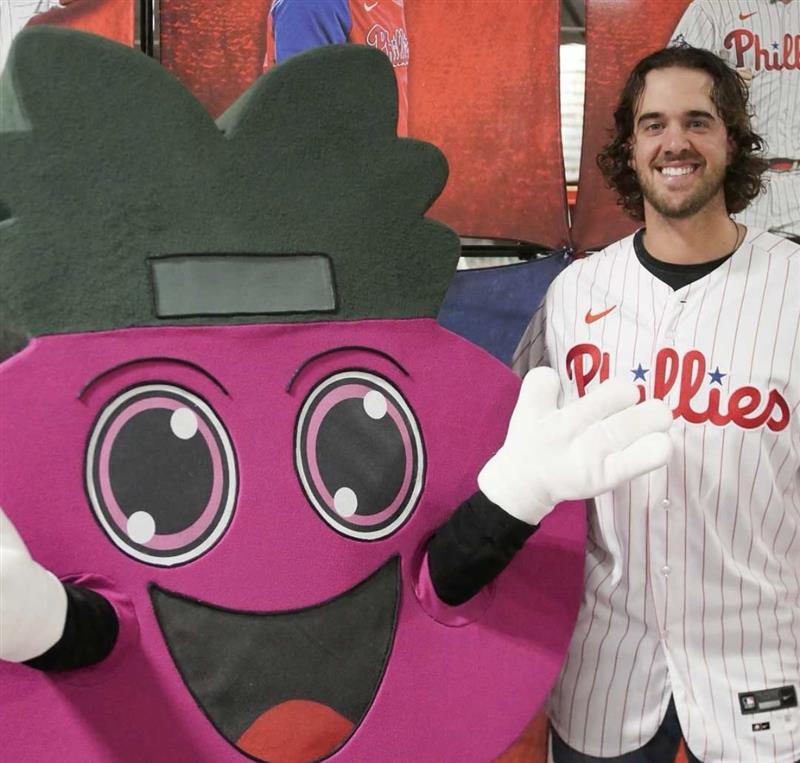 Aaron Nola to Host Poker Tournament Benefiting Philabundance